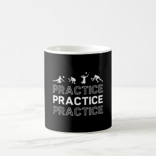 Volleyball-Spielerübungen Praxis Strand Kaffeetasse