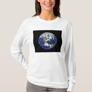 Völlig beleuchtete Erde zentriert auf Nordamerika T-Shirt