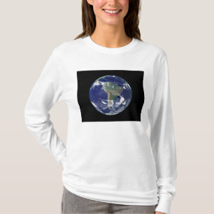 Völlig beleuchtete Erde zentriert auf Südamerika T-Shirt