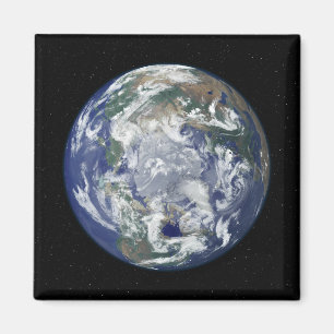 Völlig beleuchtete Erde zentrierte auf dem Nordpo Magnet