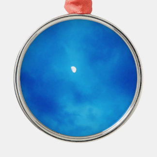 Vollmond Bright Blue Clouds Ornament Aus Metall