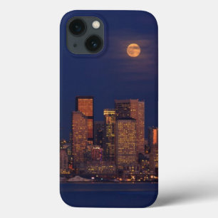 Vollmond, der über im Stadtzentrum gelegene iPhone 13 Hülle