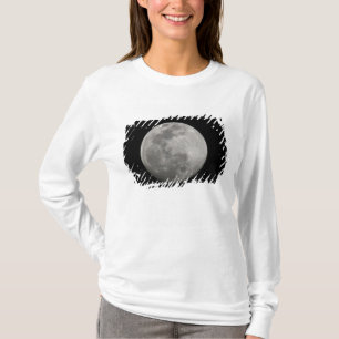 Vollmond in Schwarz und Weiß. Kredit als: Arthur T-Shirt