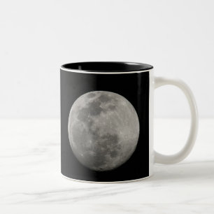 Vollmond in Schwarzweiß. Bildnachweis: Arthur Zweifarbige Tasse