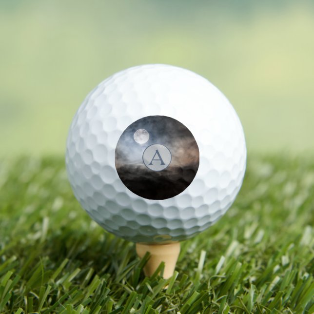 Vollmond-personalisiert-Monogramm Golfball (Insitu T-Shirt)