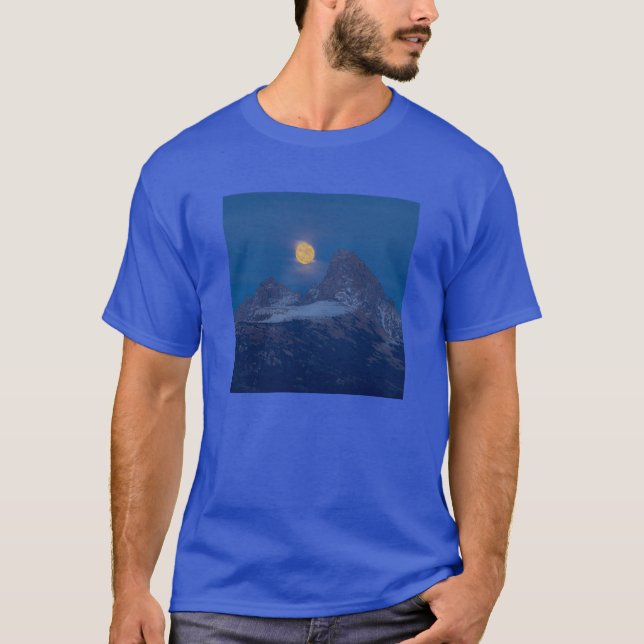 Vollmond steigt | Grand Teton Driggs, Idaho T-Shirt (Vorderseite)