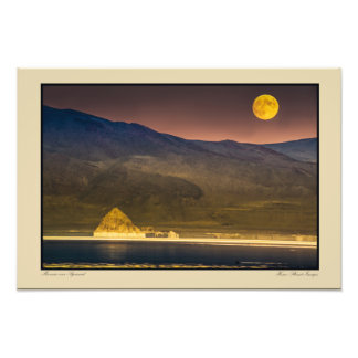 Vollmond steigt über der Pyramide Fotodruck