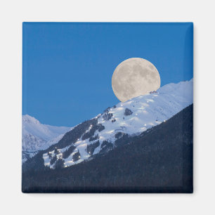 Vollmond über dem Alyeska-Ski-Resort, Alaska Magnet