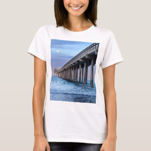 Vollmond über Pier, Kalifornien T-Shirt