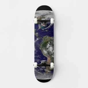 Vollständig erdacht mit Niederdrucksystemen. Skateboard