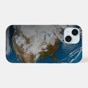 Vollständige Erde mit simulierten Wolken über Nord iPhone 15 Hülle