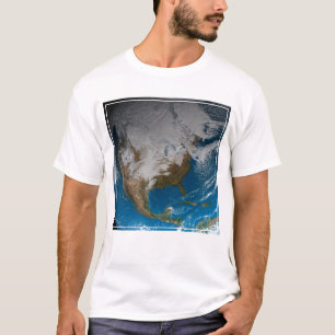 Vollständige Erde mit simulierten Wolken über Nord T-Shirt