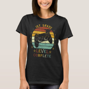 Vollständiges Bekleidungsstück für Abschluss der e T-Shirt