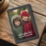 Vollständiges Foto mit 2 Zeilen Text - Skript und  Tri-fold Geldbeutel<br><div class="desc">Eine lustige Möglichkeit,  Erinnerungen zu erfassen und sie mit Freunden zu teilen. Fügen Sie ein quadratisches Foto und Ihre Lieblings-Beschriftung,  um ein cooles Geschenk für Familie oder Freunde zu machen.</div>