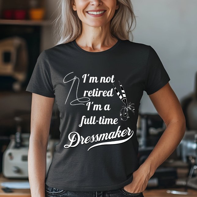 Vollzeit-Dressmaker erneuert T-Shirt (Von Creator hochgeladen)