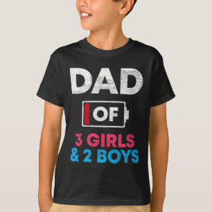 von 3 Mädchen und 2 Jungen Akku Low Daddy Vater39 T-Shirt