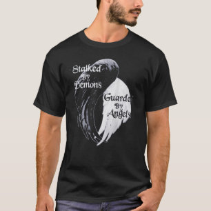 VON DEMONEN GESCHALTET, DIE VON ANGELN GEFÄHRDET W T-Shirt