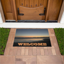 Von der Dämmerung bis zur Dämmerung am Foto. Fußmatte