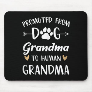 Von der Hunde-Oma zum menschlichen Oma befördert Mousepad