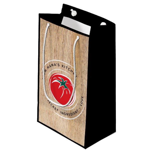 Von der Küche von ... Red Tomato Wood Customize Kleine Geschenktüte (Vorderseite Schrägansicht)