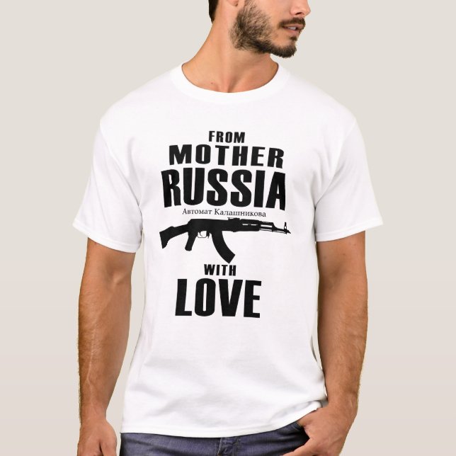 Von der Mutter Russland mit Shirt der Liebe-AK (Vorderseite)