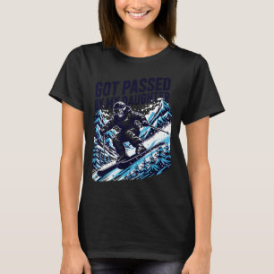 Von der Tochter beim Skifahren im Wintersportleben T-Shirt