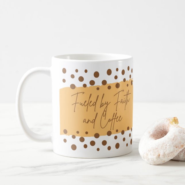 Von Glaube und Kaffee angetrieben Kaffeetasse (Mit Donut)
