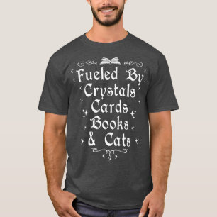 Von Kristallkarten gespeist Bücher und Katzen mit T-Shirt