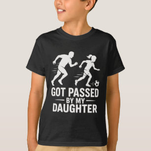 Von meiner Tochter getreten lustiger Fußball-Vater T-Shirt