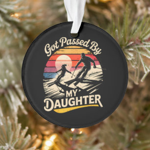 Von meiner Tochter überholt Lustiges Skifahren Ski Ornament