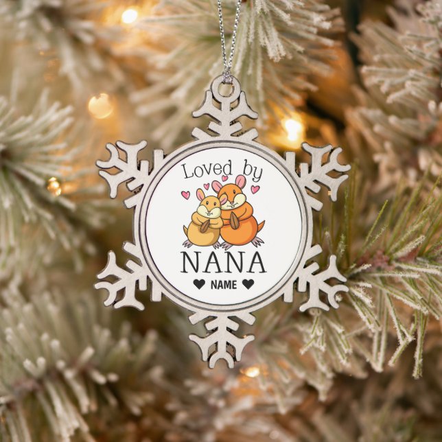 Von Nana geliebt Schneeflocken Zinn-Ornament (Baum)