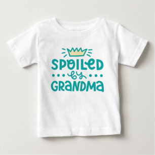 von Oma verwöhnt Baby T-shirt