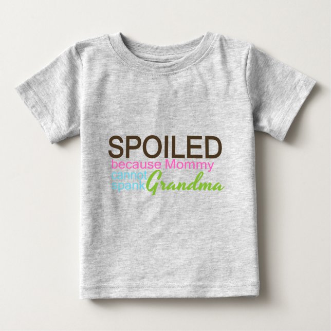 von Oma verwöhnt Baby T-shirt (Vorderseite)