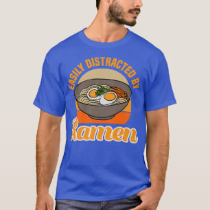Von Ramen Noodles abgelenkt, japanische Lebensmitt T-Shirt