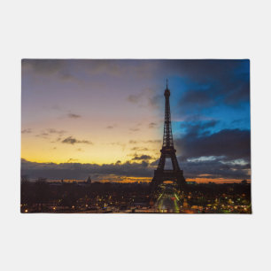 Von Trocadero aus können Sie den Eiffelturm von Ta Fußmatte