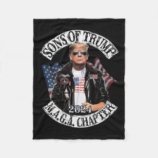 Von Trump Maga Kapitel 2024 (auf der Rückseite) Fleecedecke