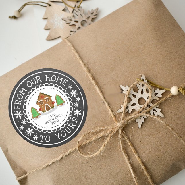 Von unserer Zuhause auf Ihre | Weihnachten Runder Aufkleber (Von Creator hochgeladen)