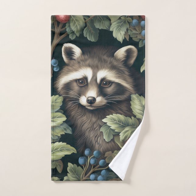 Von William Morris inspirierte Raccoon und Beeren Handtuch (Handtuch)