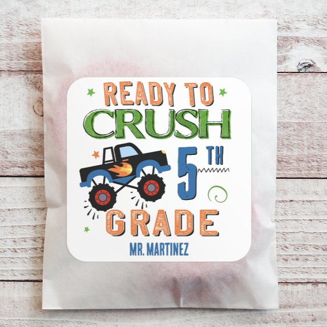 Vorbereitung auf den Crush 5. Quadratischer Aufkleber (Customize this back to school sticker with your grade level and school or teacher name.)