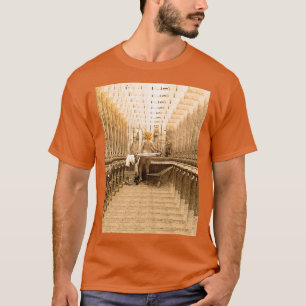 Vorbereitung auf eine Samstagnacht T-Shirt