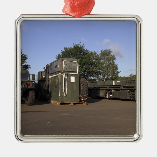 Vorbereitung der Ladung Ornament Aus Metall (Vorne)