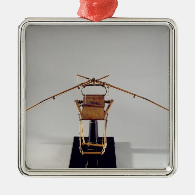 Vorbildliche Rekonstruktion von da Vincis Entwurf Silbernes Ornament (Vorne)