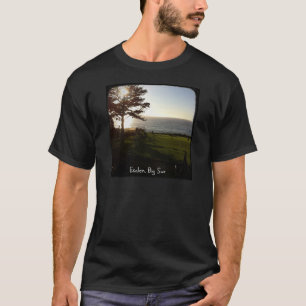 Vorderer Rasen bei Esalen, großes Sur T-Shirt