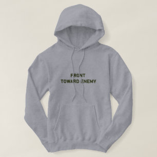 VORDERSEITE IN RICHTUNG ENEMY HOODIE