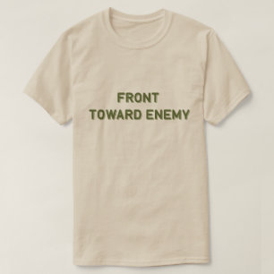 VORDERSEITE IN RICHTUNG ENEMY T-Shirt