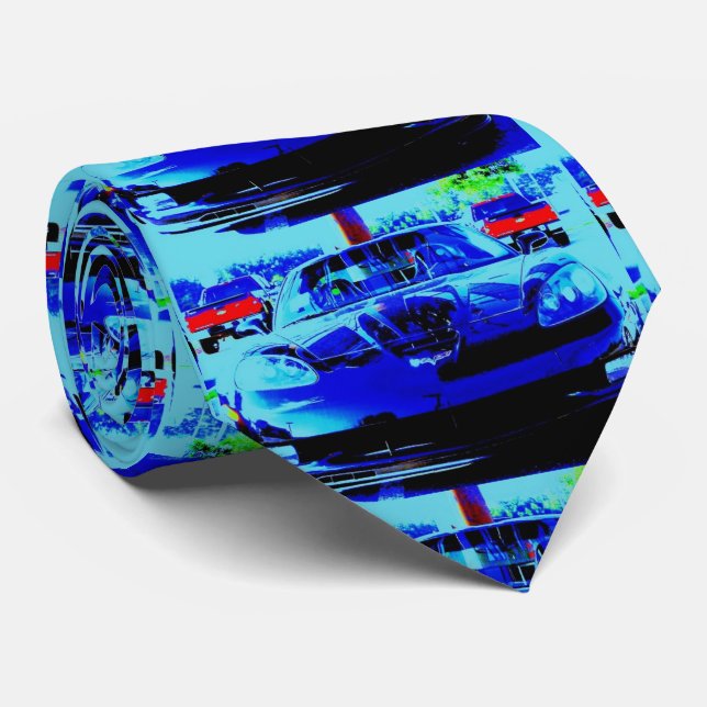 Vorderseite und Haube von einer schwarzen u. Krawatte (Gerollt)