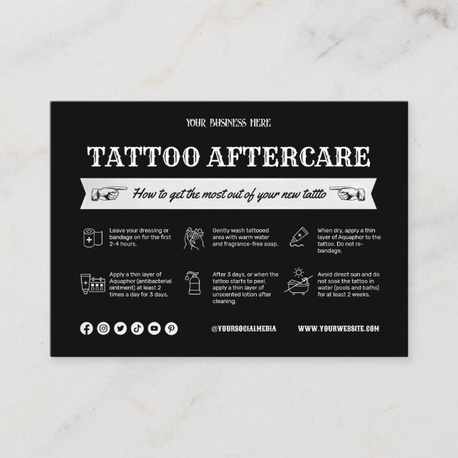 Vorlage der schwarzen Tattoo Aftercare Card mit Sy Visitenkarte (Vorderseite)