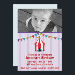 Vorlage für Circus Birthday Party-Fotos<br><div class="desc">Diese lustige Zirkusgeburtstagsfeier bietet ein gestreiftes Zirkuszelt und Banner,  einen Platz für Ihr Kinderbild,  und personalisierbaren Text,  um es zu einer Art zu machen.</div>