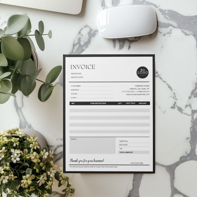 Vorlage für Minimalistische Geschäftsrechnungen in Notizblock (Black & White Minimalist Business Invoice Template Notepad desk top mock up)