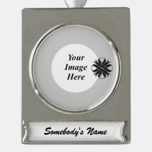 Vorlage von Kenneth Yoncich zur schwarzen Klemme Banner-Ornament Silber